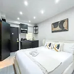Urbanflat 11 - Grand Studio Pereire Wagram - Champs-Elysees